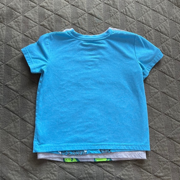 TWO Dino shirts for boys - Picture 5 of 7